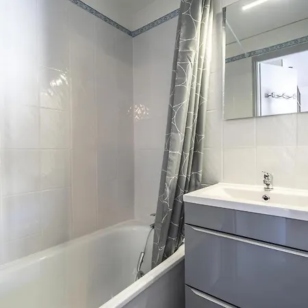 Studio A Proximite Des Commerces Et Activites - Studio 4 Personnes - Budg 954 アグド