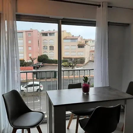 Studio A Proximite Des Commerces Et Activites - Studio 4 Personnes - Budg 954 アグド